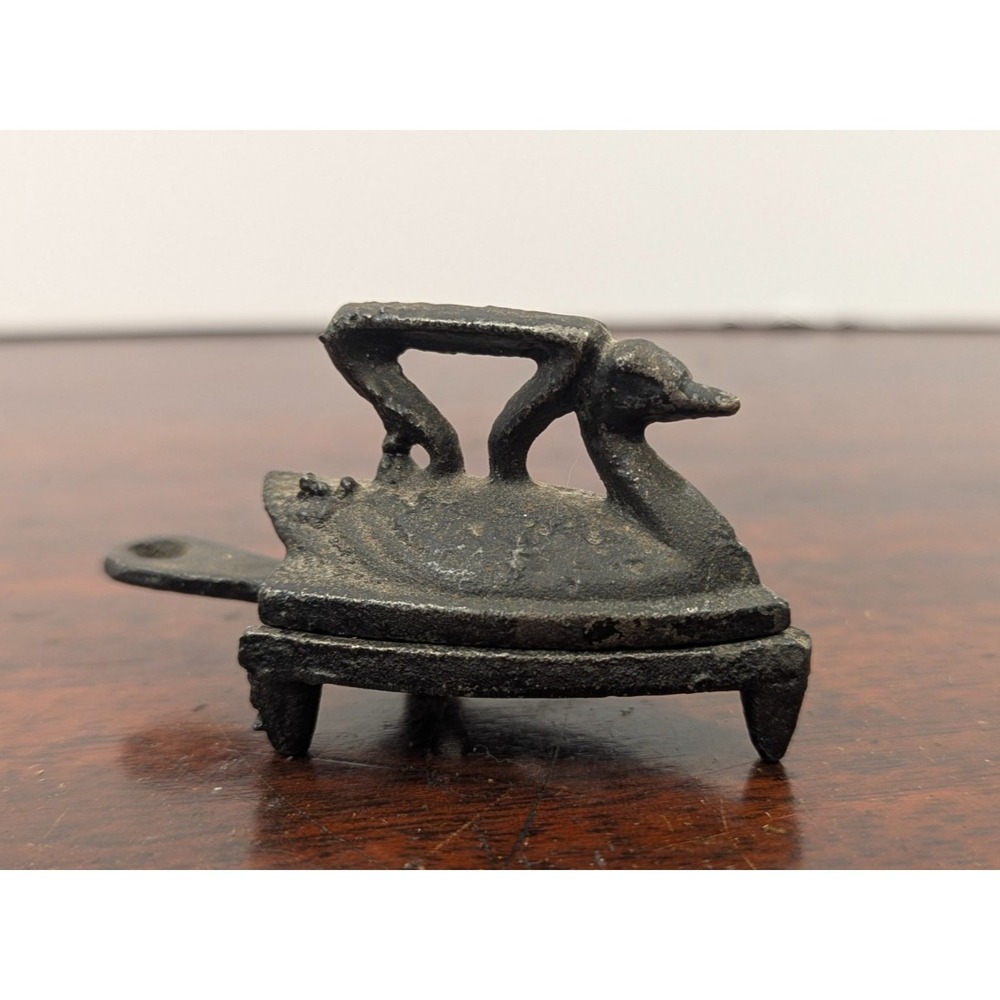 Vintage Miniature Cast Iron Swan Sad Iron With Trivet Stand Toy Salesman Sample